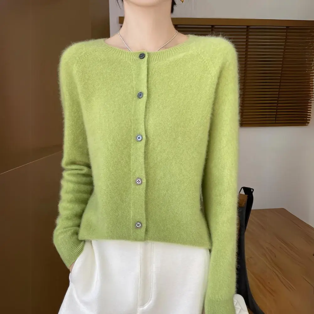 Cardigan En Laine Mérinos Amara Pur Pour Un Confort Durable Et Style Intemporel Élégant