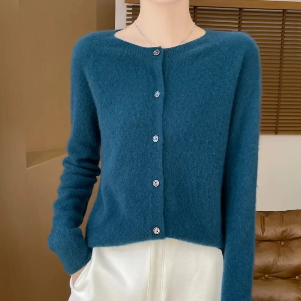 Cardigan En Laine Mérinos Amara Pur Pour Un Confort Durable Et Style Intemporel Élégant