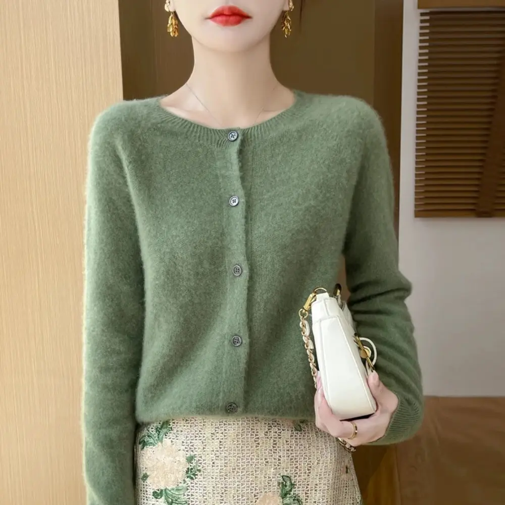 Cardigan En Laine Mérinos Amara Pur Pour Un Confort Durable Et Style Intemporel Élégant