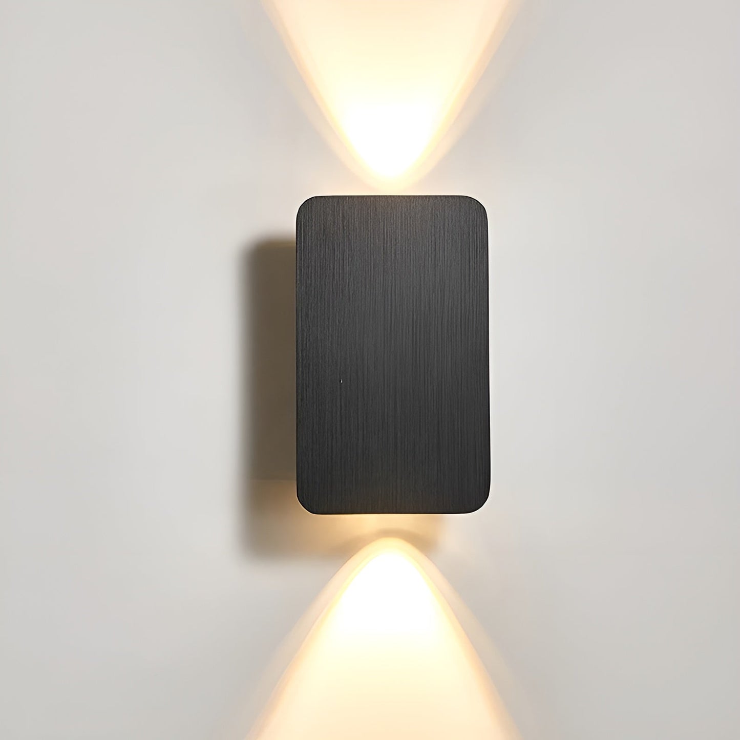Lampe Murale Minimaliste en Métal Brossé Éclairage Doux Ambiance Chaleureuse Salle Moderne