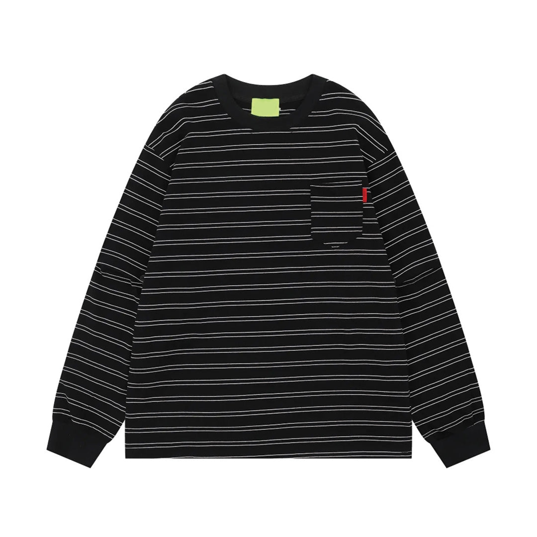 T Shirt À Rayures Fines En Coton Doux Avec Poche Poitrine Et Détail Rouge Pour Une Coupe Décontractée