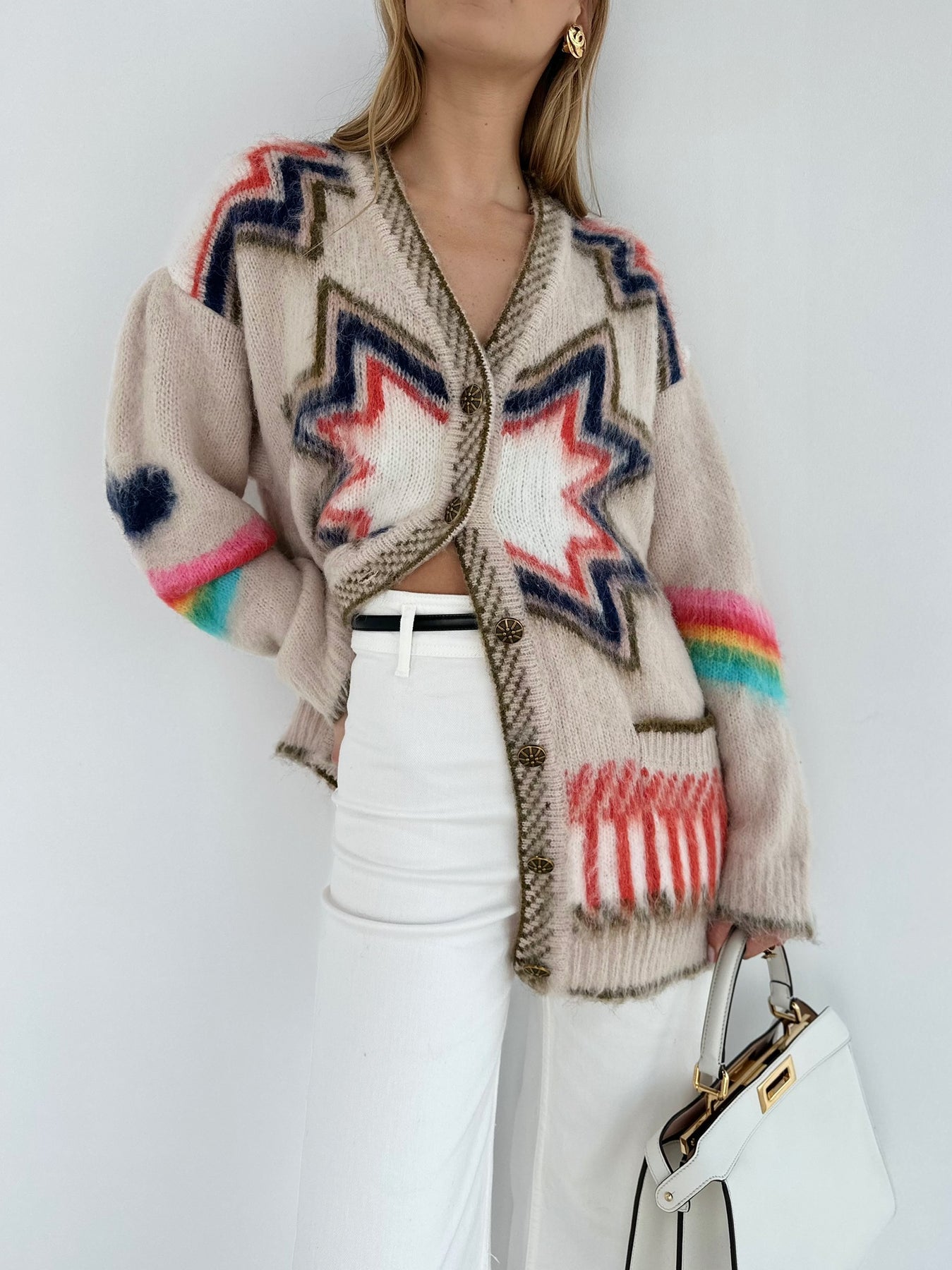  - Amawinc