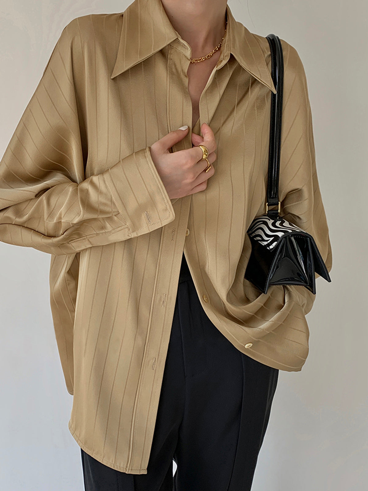 Chemise Oversize Boutonnée Charlotte Amawinc Pour Bureau Et Décontracté Chic En Tissu Fin