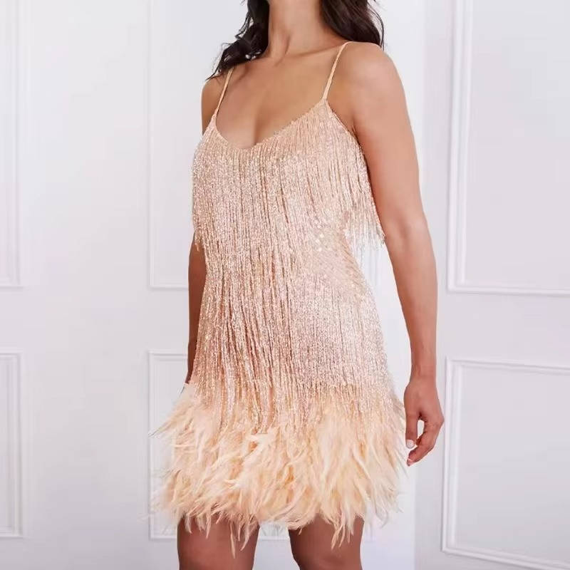 Robe Cocktail Blanche à Franges avec Ourlet en Plumes Amawinc pour Soirées Galas