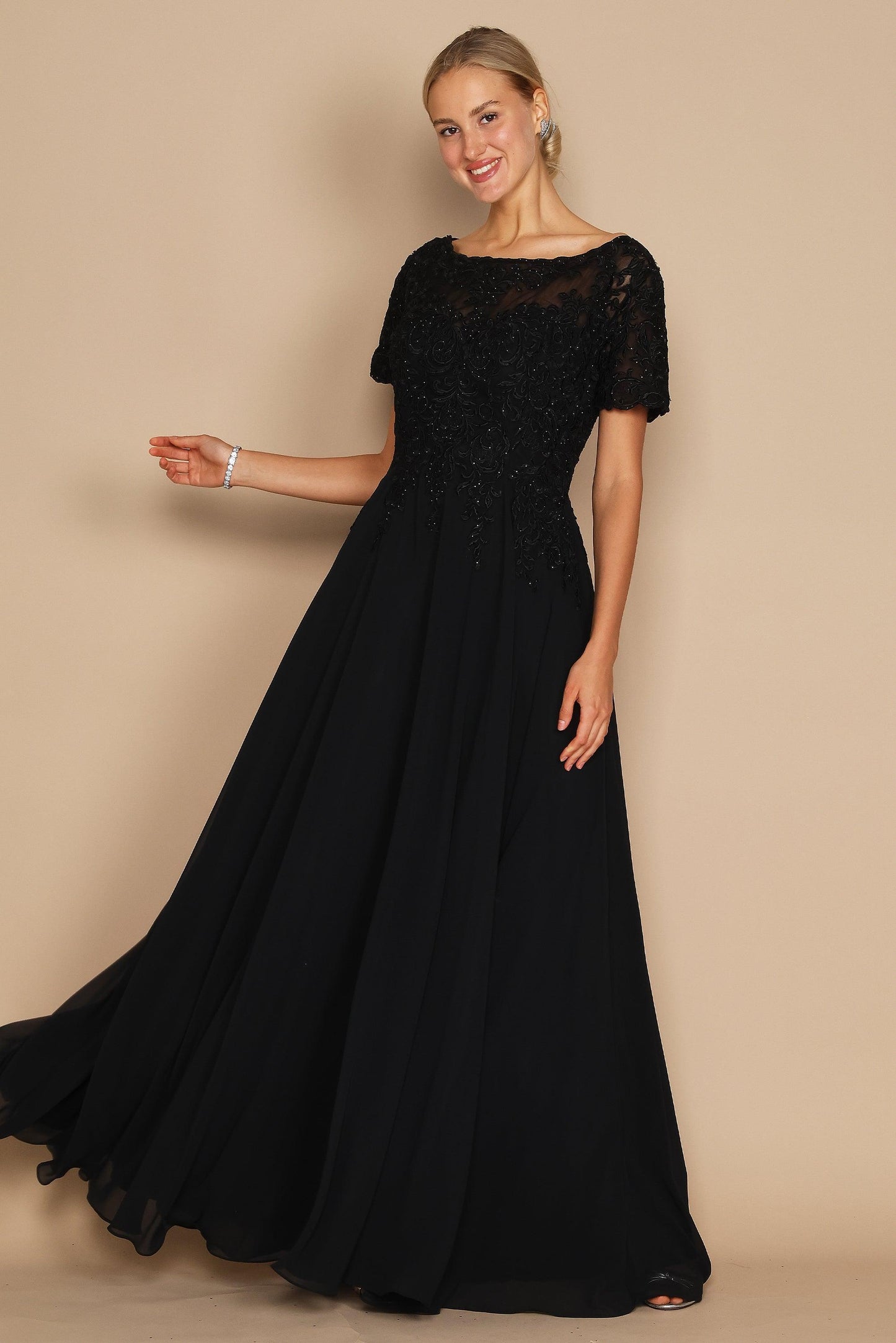 Robe Longue En Ligne A Pour Mère De La Mariée Avec Encolure Illusion Cœur Et Corsage Brodé En Chiffon