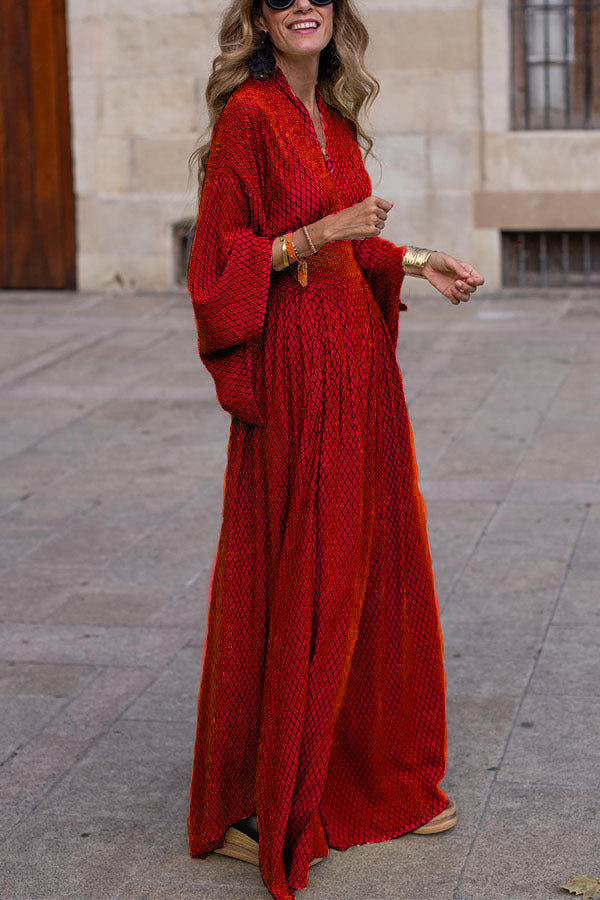 Langes Meredith Kleid mit V-Ausschnitt und figurbetonter Taille