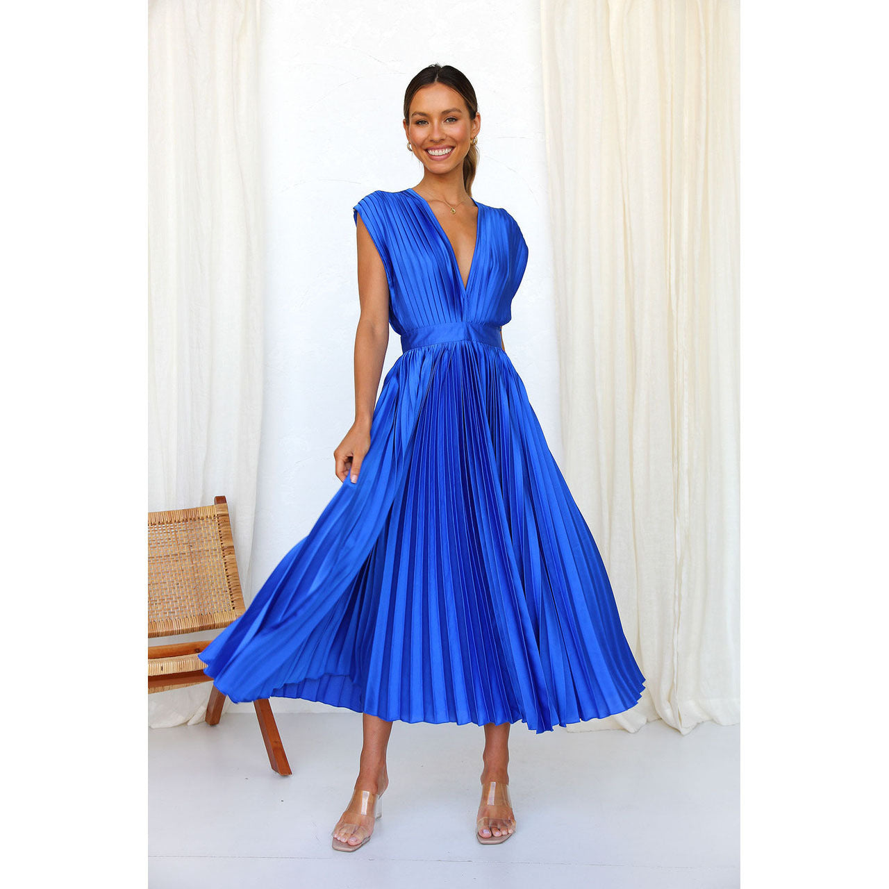 Fudus Faltenkleid mit Reißverschluss: lässiger Stil