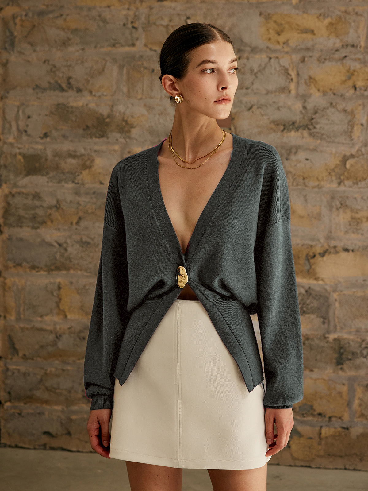 Cardigan Simple À Boutons Dorés En Maille Élégante Pour Le Travail Coupe Regular