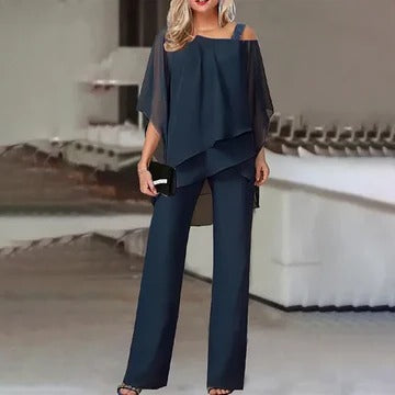 Ensemble Deux Pièces Pantalon Et Haut À Épaules Dénudées En Couches Pour Femmes Modernes