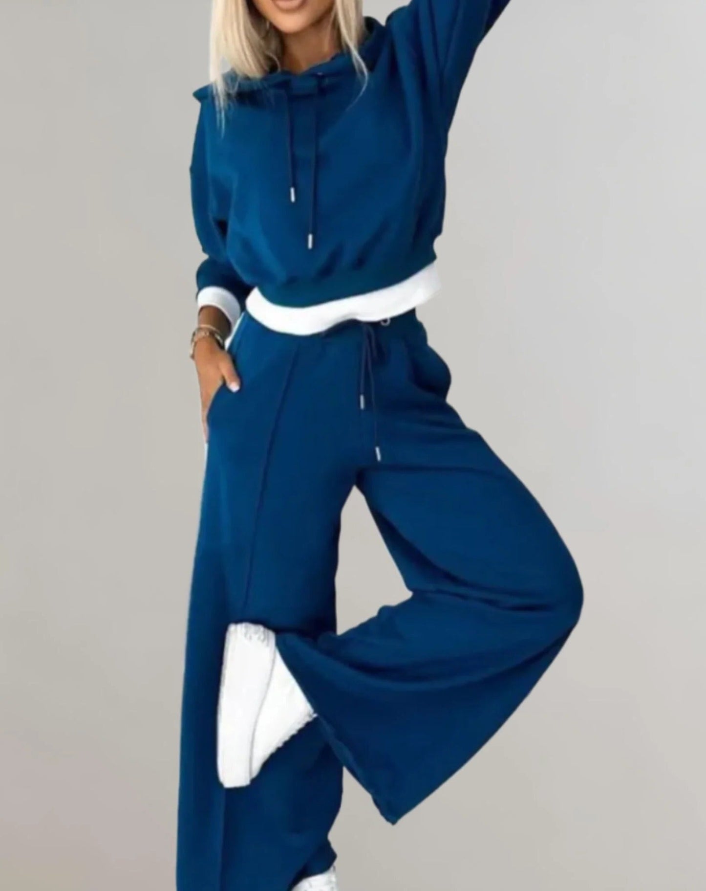 Ensemble Deux Pièces Haut Court Avec Hoodie Bicolore Et Pantalon Jogging Taille Élastique
