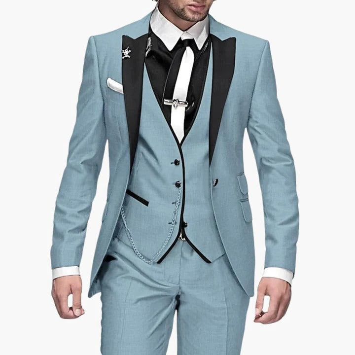 Costume Homme Bourgogne Trois Pièces Pour Mariage Avec Revers Noirs Coupe Ajustée Par Amawinc