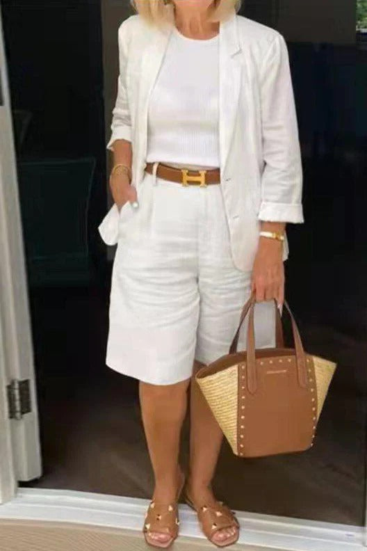 Ensemble Blazer et Shorts Pour Femme Haut Structuré Avec Taille Haute et Coupe Légèrement Évasée