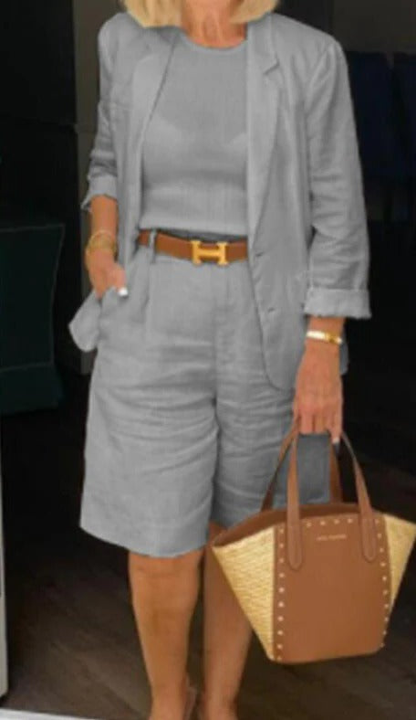 Ensemble Blazer et Shorts Pour Femme Haut Structuré Avec Taille Haute et Coupe Légèrement Évasée