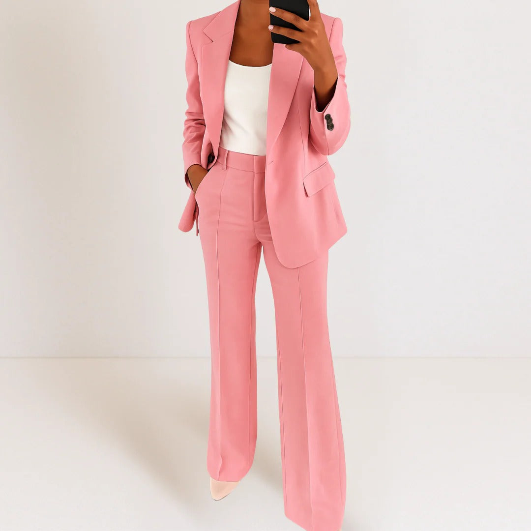 Ensemble Blazer Et Pantalon Femme Pour Bureau Professionnel Conçu Pour Réunions Client Et Présentations