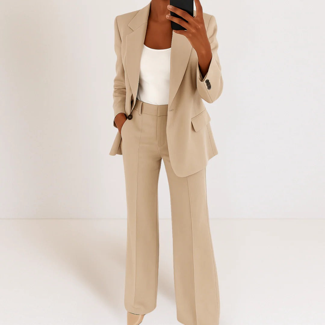 Ensemble Blazer Et Pantalon Femme Pour Bureau Professionnel Conçu Pour Réunions Client Et Présentations