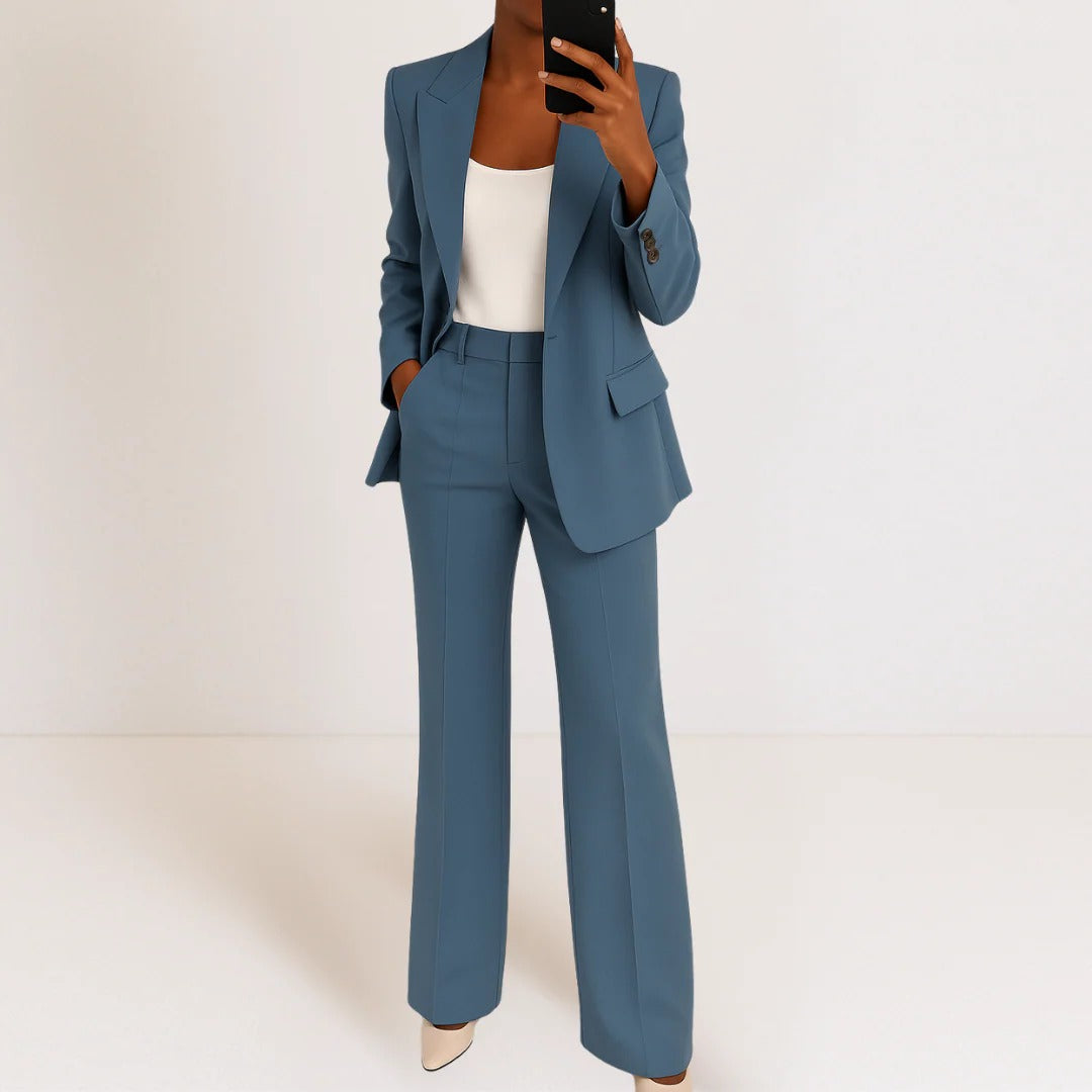 Ensemble Blazer Et Pantalon Femme Pour Bureau Professionnel Conçu Pour Réunions Client Et Présentations