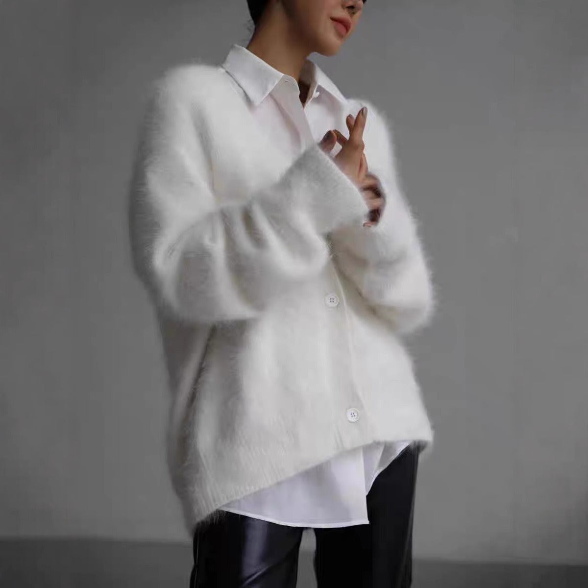 Cardigan Femme Peluche Tricot Oversize Avec Col V Boutonné Devant Pour Un Style Confort Chic