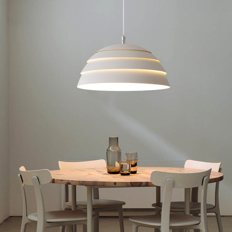 LED Pendelleuchte mit Kuppelform