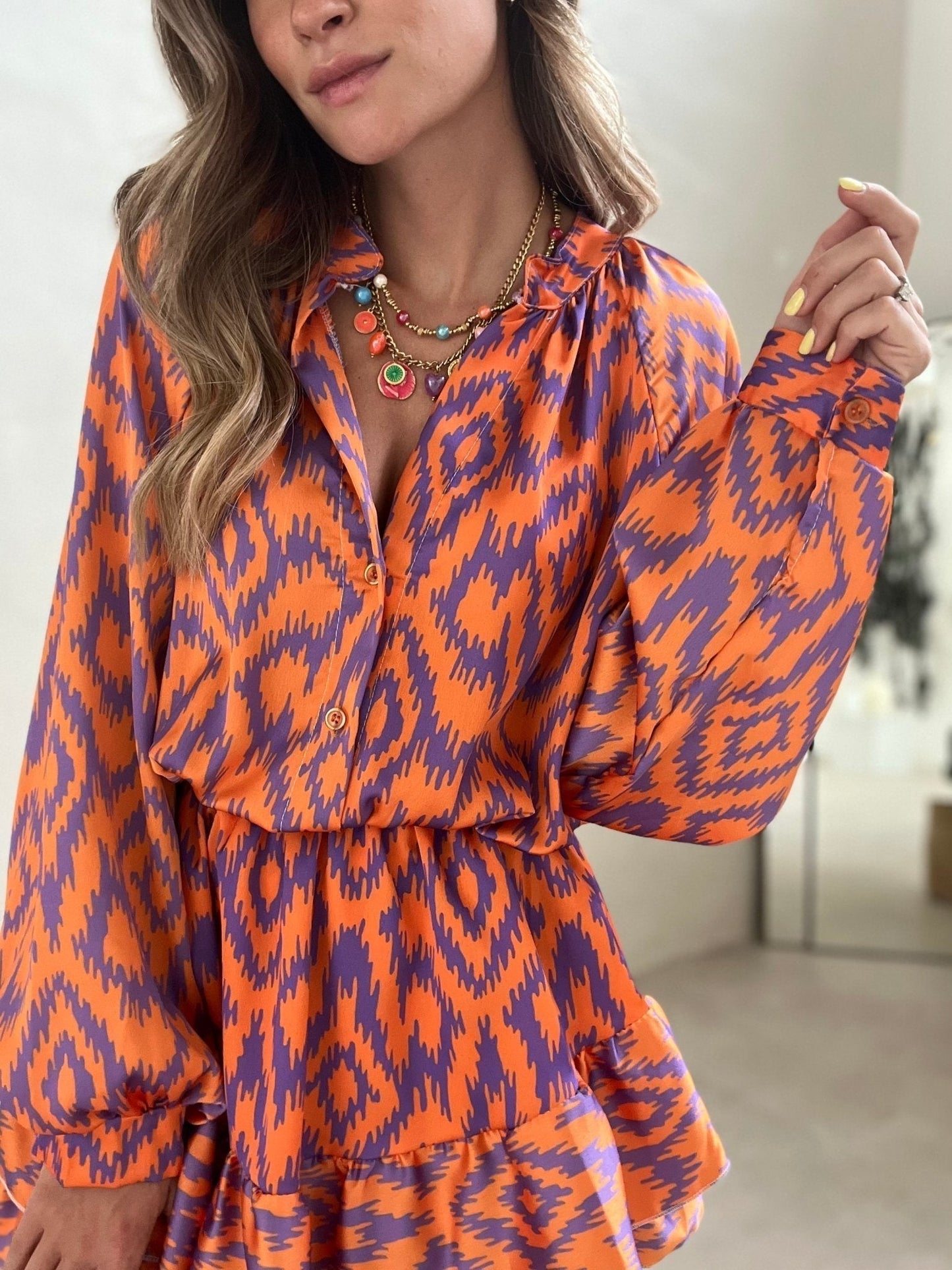 Robe Mini À Volants Eleanor Par Amawinc Avec Décolleté En V Et Bordure Délicate Pour Jours Chauds