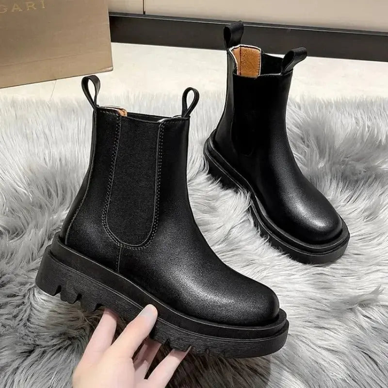 Bottes Noires Valentina Elite Semelle Épaisse Pour Confort Urbain Et Style Distinctif