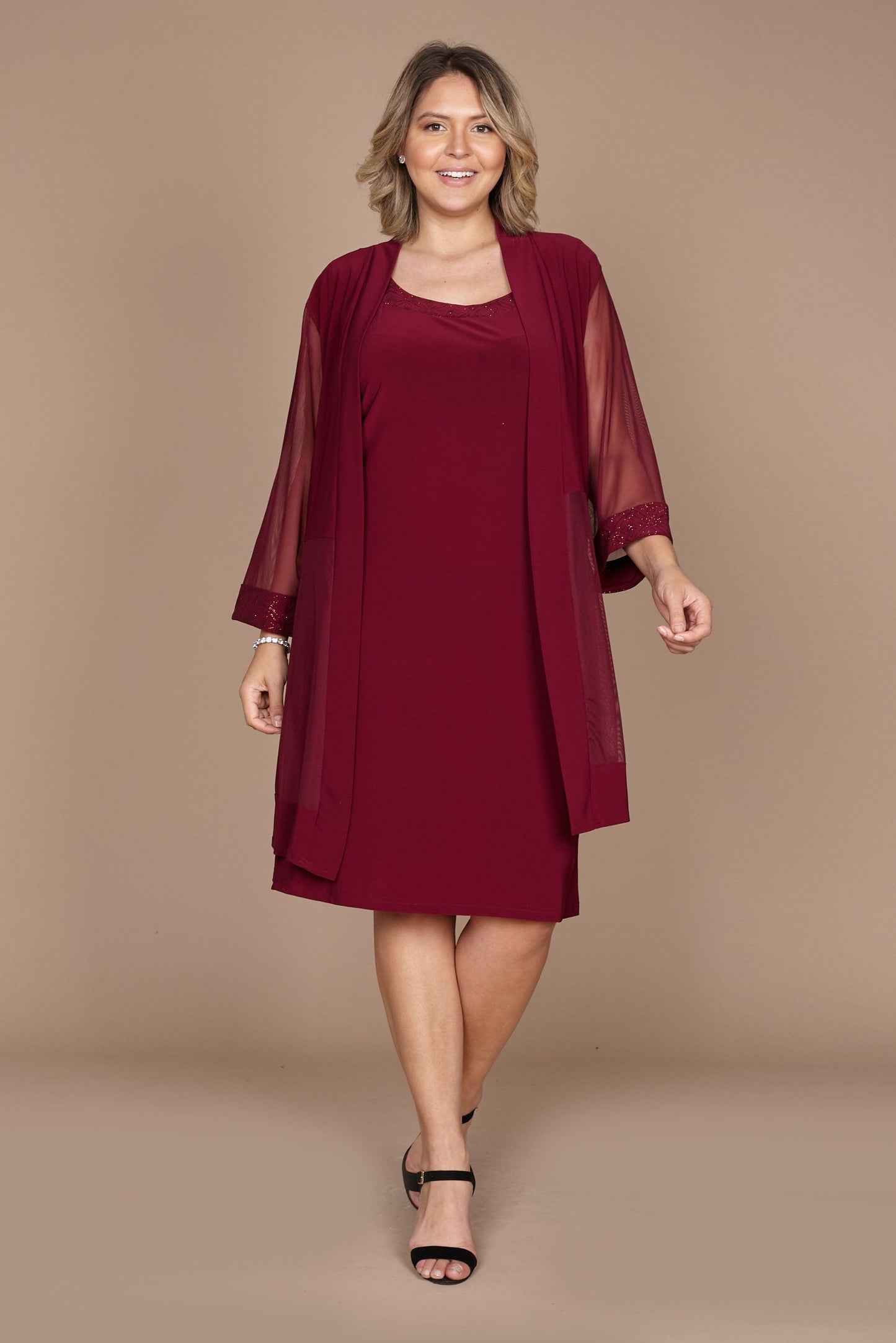 Robe Courte Pour Mère De La Mariée Modèle 8271 Avec Veste Col En Scoop Manches Translucides