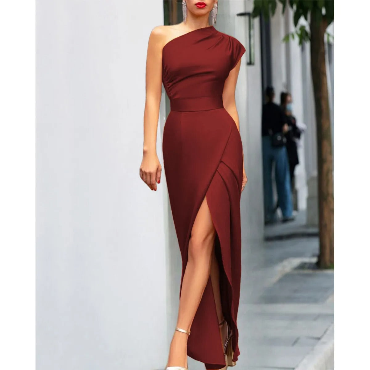 Hillary: Elegantes, asymmetrisches Abendkleid