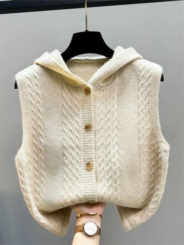 Gilet Maille Beige Pour Femme Avec Effet Twist Et Texture Raffinée Pour Un Style Sophistiqué