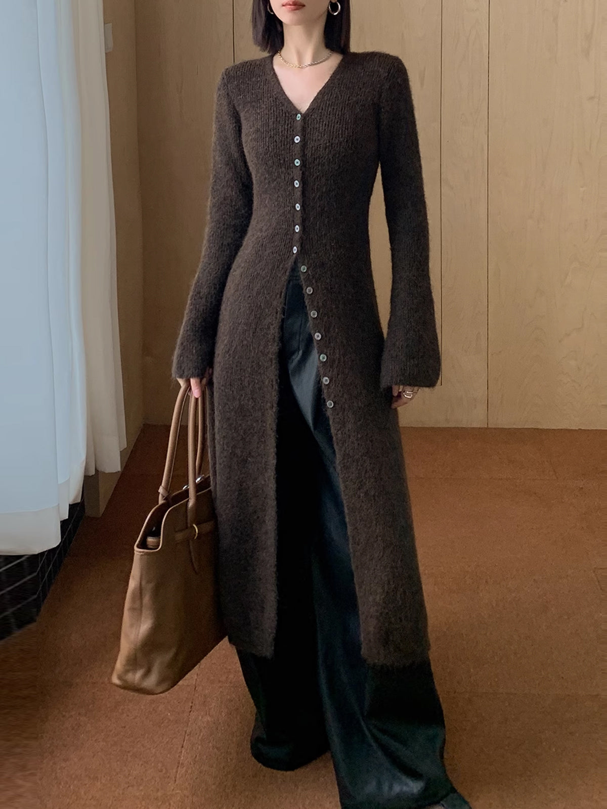 Robe Pull Midi En Maille Avec Encolure V Et Fente Avant Boutonnée Pour Femme Amawinc
