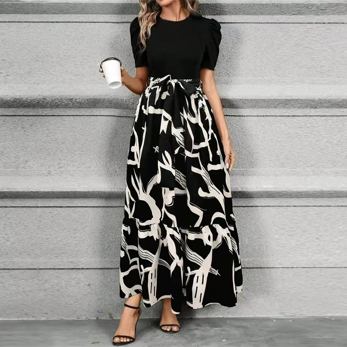 Robe Maxi Élégante Hannah Imprimé Floral Noir Sur Fond Chaud Idéale Pour Été Et Fêtes