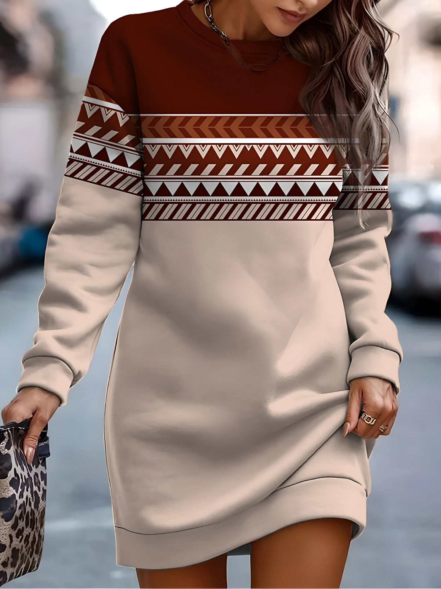 Charlotta: bequemes, stylisches Oversize-Sweatshirtkleid